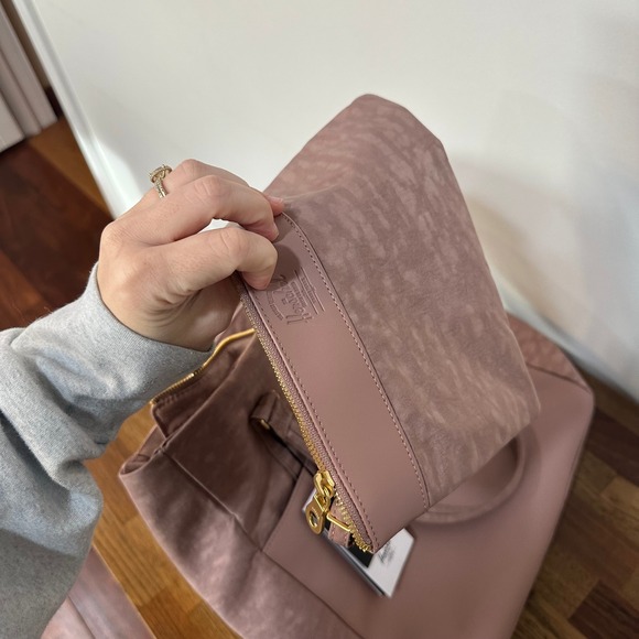 Herschel Orion Tote Ash Rose Large Shoulder Bag Travel Nylon NWT Pocket Cosmetic - Picture 7 of 9